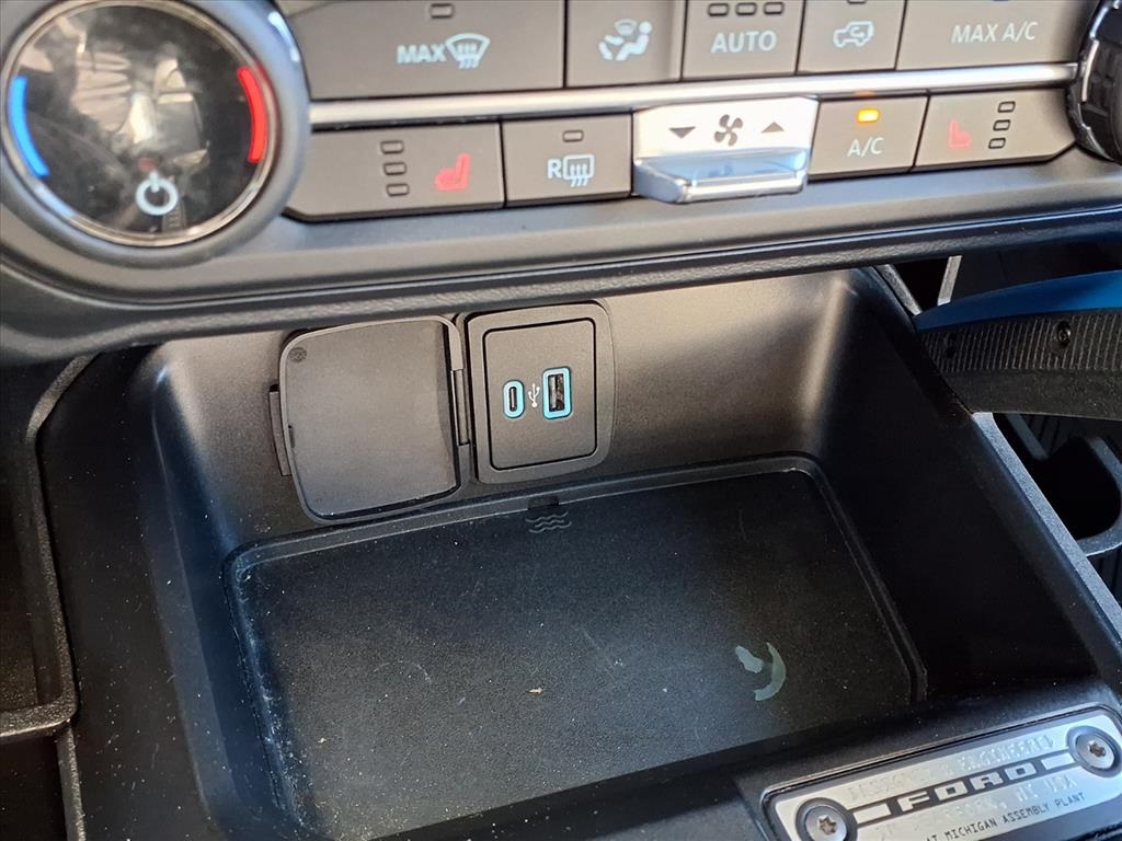 2022 Ford Bronco Black Diamond White at Legacy Ford