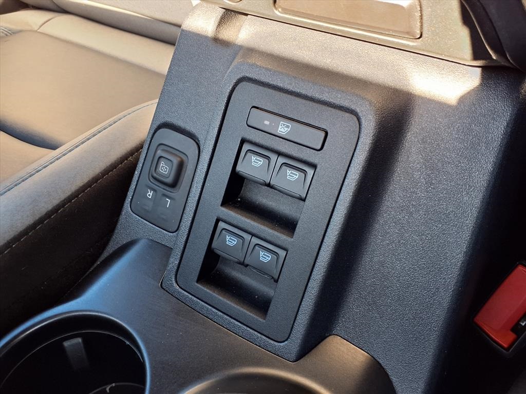 2022 Ford Bronco Black Diamond White at Legacy Ford