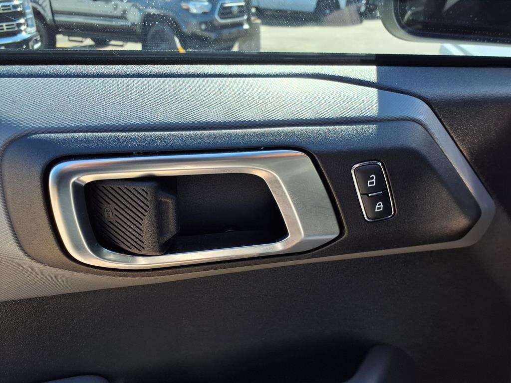 2022 Ford Bronco Black Diamond White at Legacy Ford