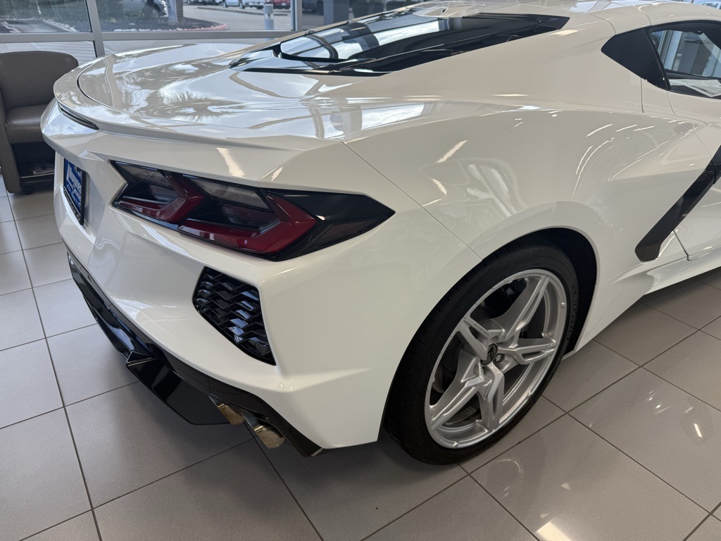 2025 Chevrolet Corvette Stingray - 10