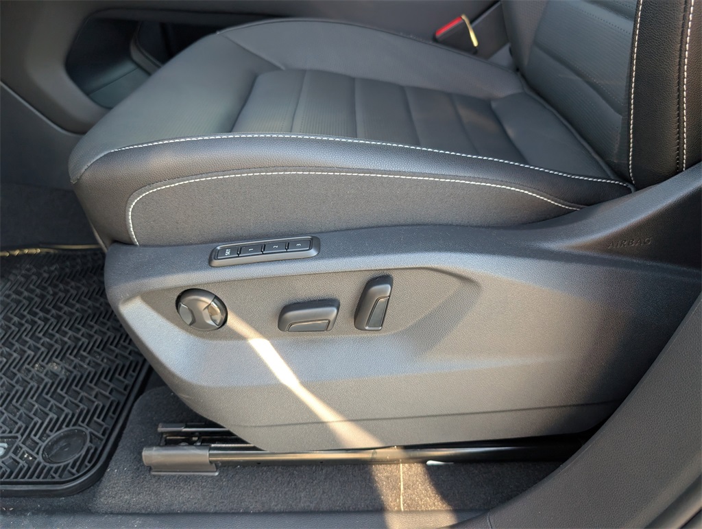 2025 Volkswagen Atlas 2.0T SEL - 10