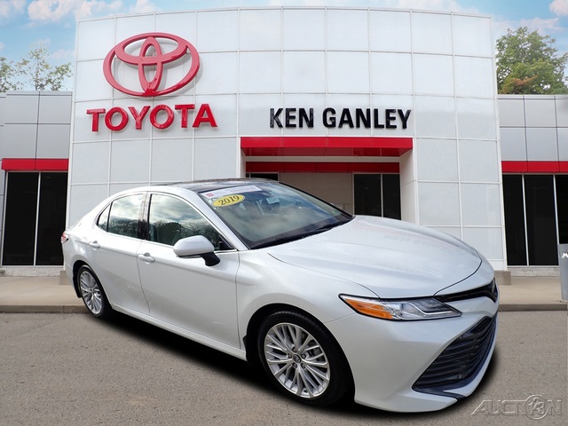 2019 Toyota Camry XLE FWD