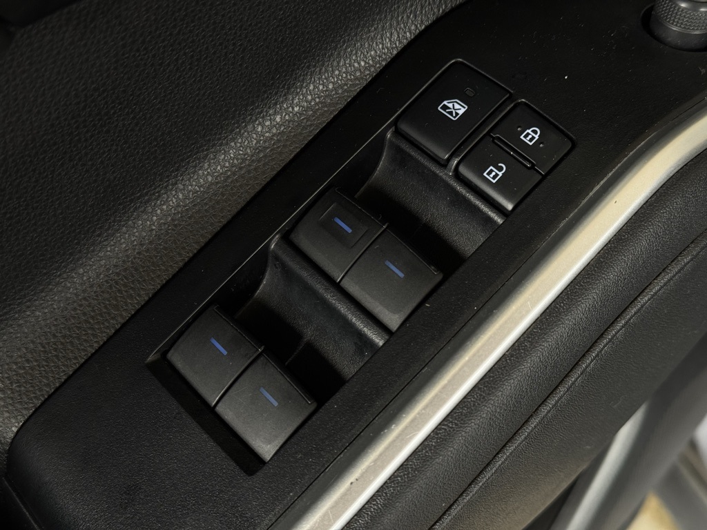 2021 Toyota Highlander XLE photo 4