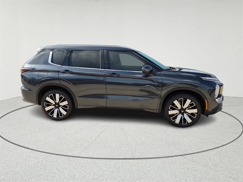 2025 Mitsubishi Outlander SEL - 3