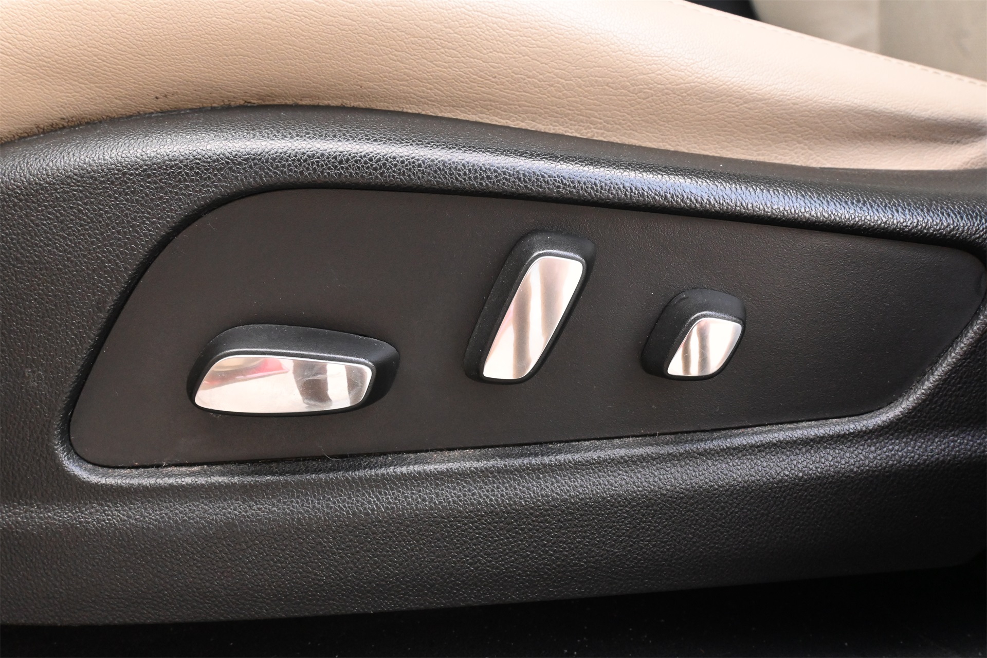 2017 Cadillac XT5 Luxury Red at Bayshore Chrysler Jeep Dodge Ram