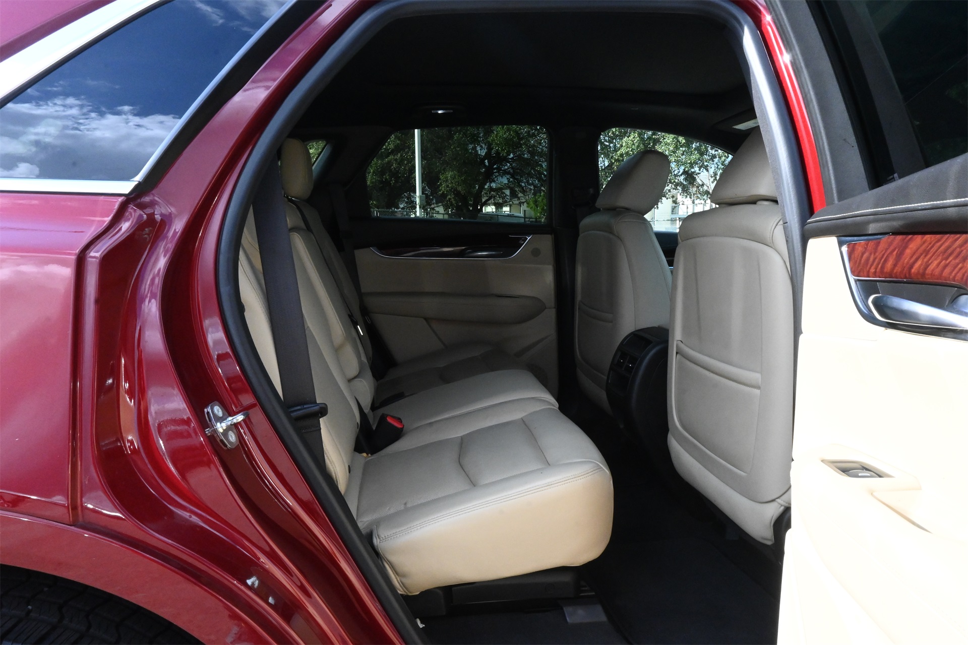 2017 Cadillac XT5 Luxury Red at Bayshore Chrysler Jeep Dodge Ram