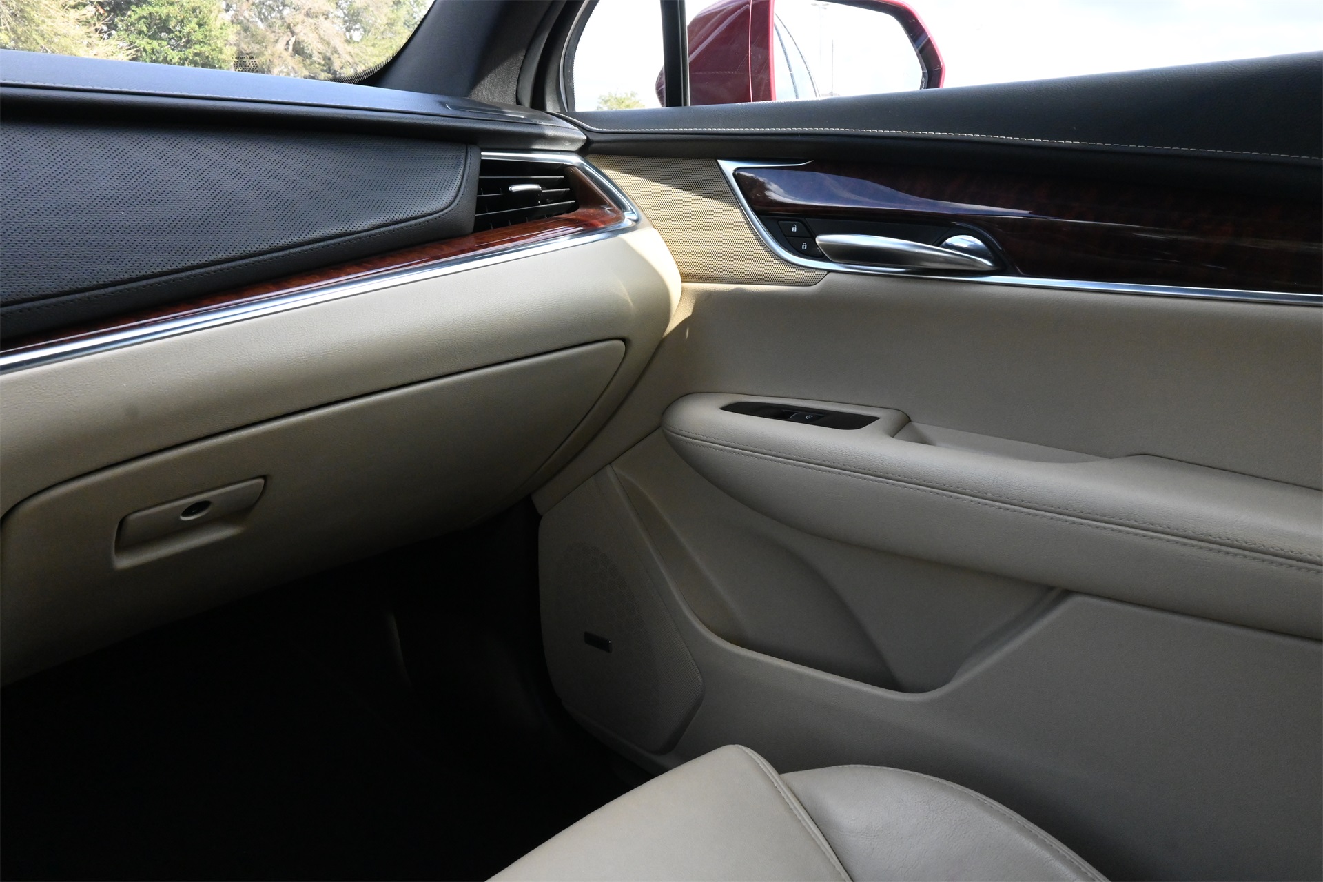 2017 Cadillac XT5 Luxury Red at Bayshore Chrysler Jeep Dodge Ram