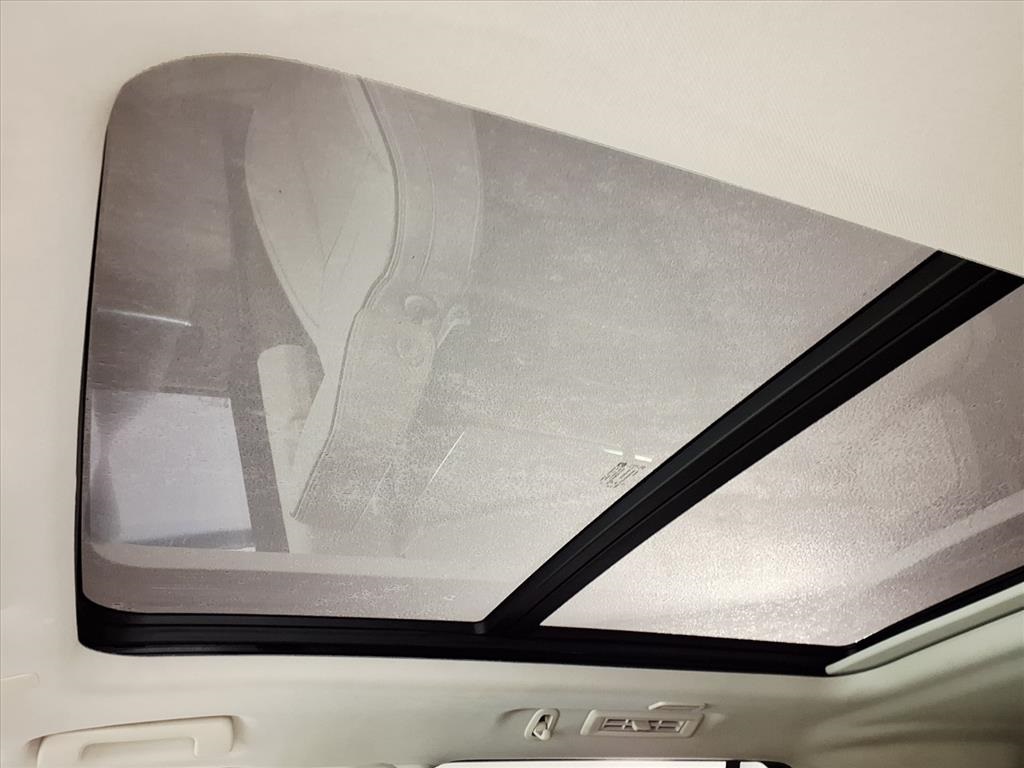 2021 GMC Yukon Denali White at Tom Peacock Cadillac