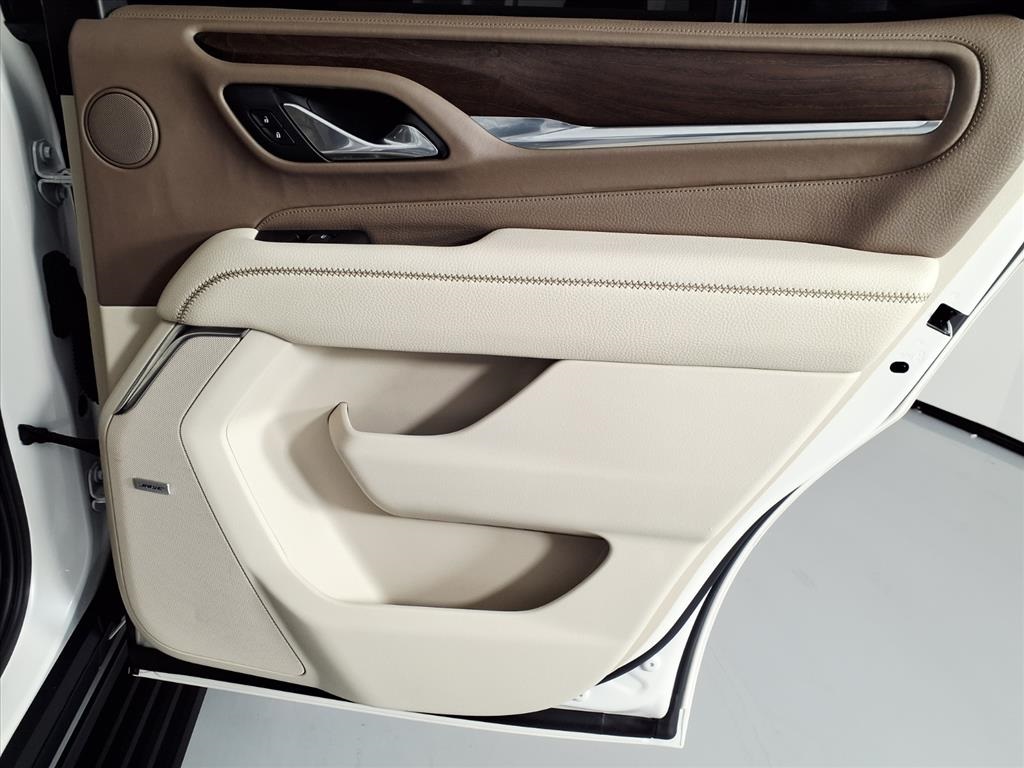 2021 GMC Yukon Denali White at Tom Peacock Cadillac