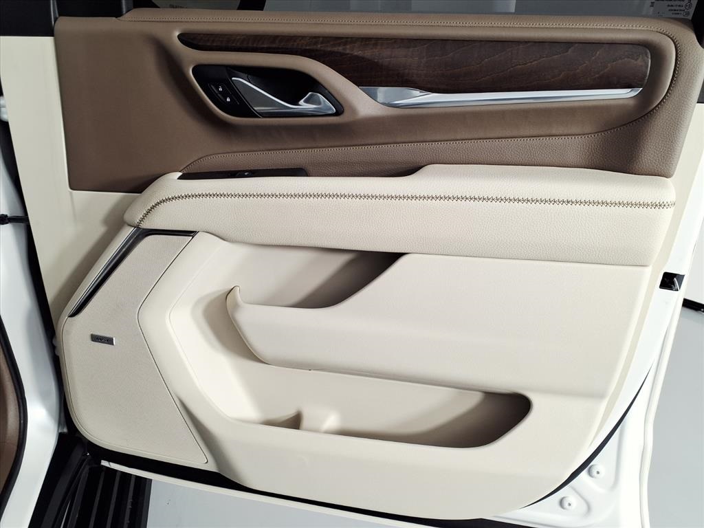 2021 GMC Yukon Denali White at Tom Peacock Cadillac