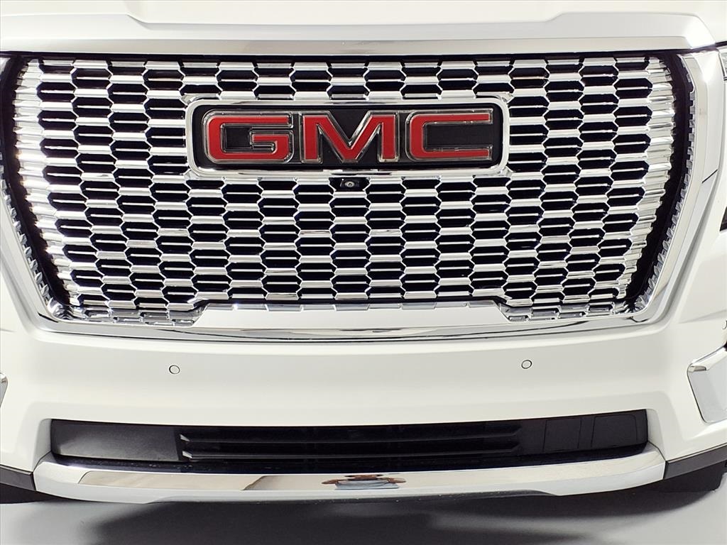 2021 GMC Yukon Denali White at Tom Peacock Cadillac