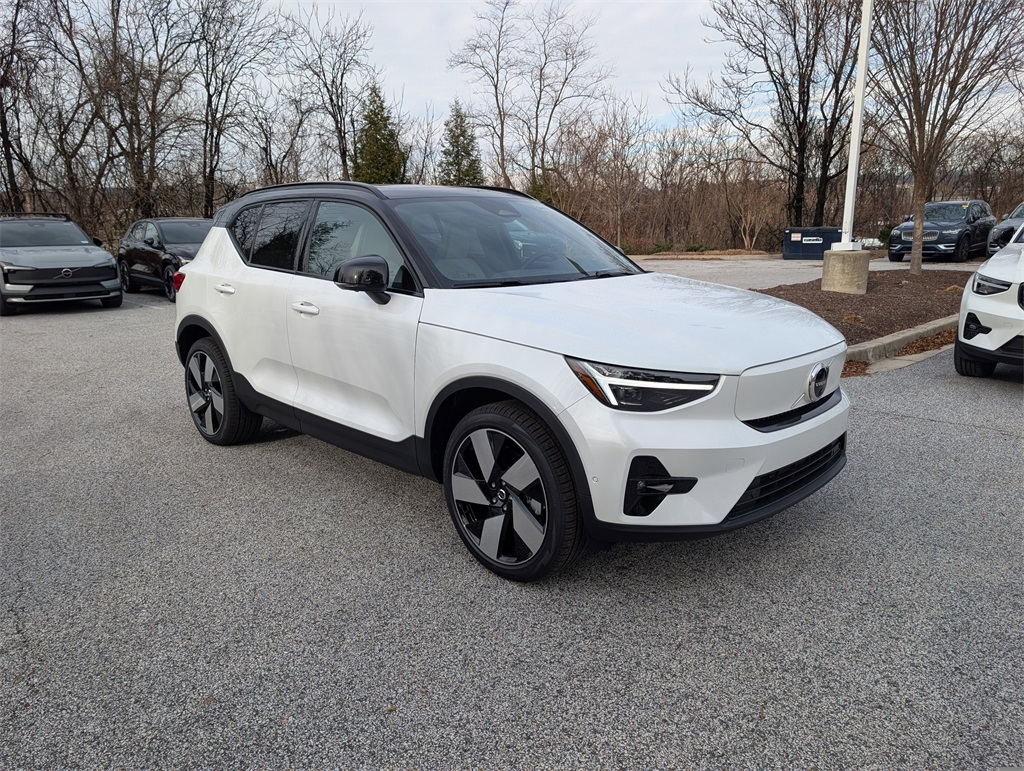 2026 Volvo EX40 Plus RWD