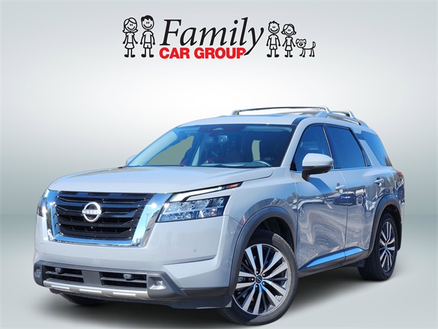 2022 Nissan Pathfinder Platinum FWD