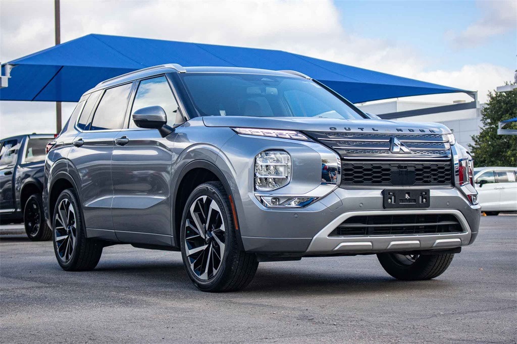 Used Car 2022 Mitsubishi Outlander  Sel For Sale Under $30,000 In San Marcos, Texas