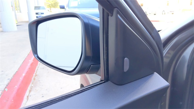 2025 Nissan Kicks Play