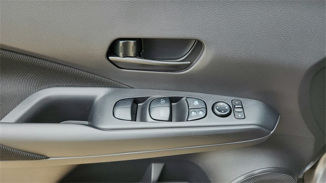 2025 Nissan Kicks Play