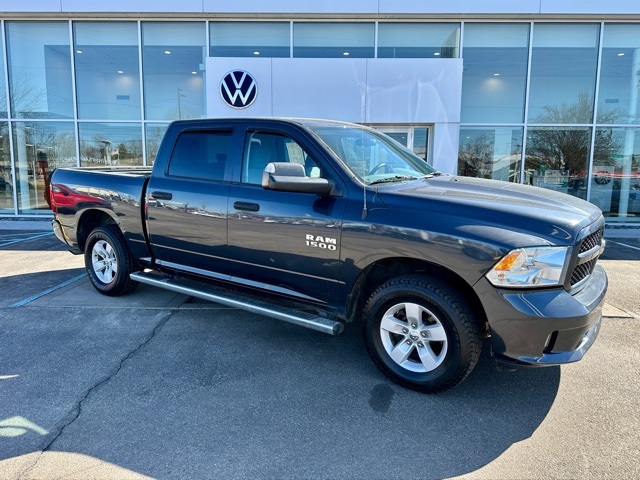 2018 RAM 1500 Express Crew Cab 4WD