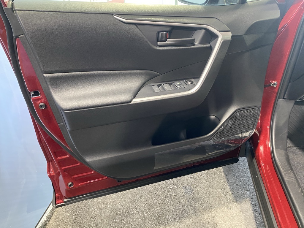 Thumbnail: 2025 Toyota RAV4 - 28