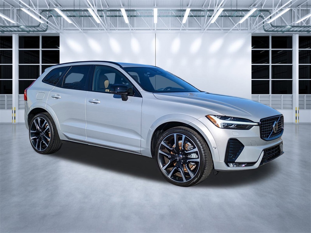 2023 Volvo XC60 B6 Ultimate Dark Theme AWD