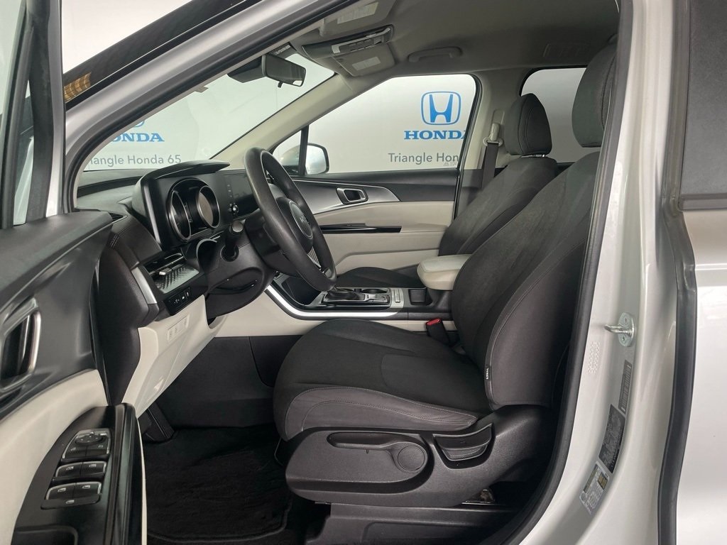 Thumbnail: 2024 Kia Carnival - 10