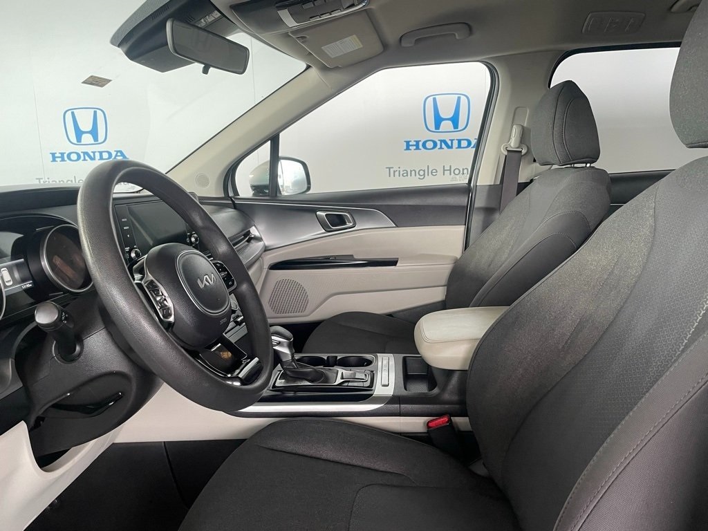 Thumbnail: 2024 Kia Carnival - 12