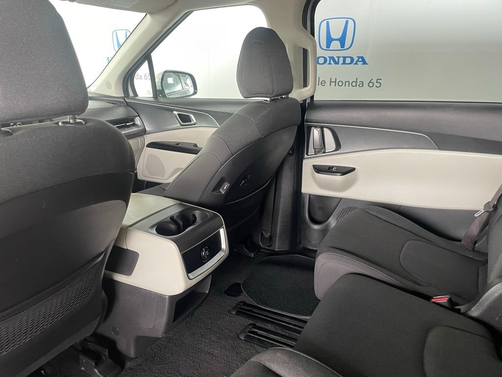 Thumbnail: 2024 Kia Carnival - 16