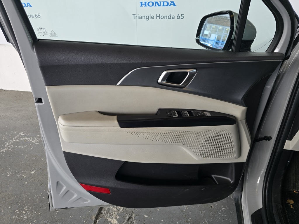 Thumbnail: 2024 Kia Carnival - 23