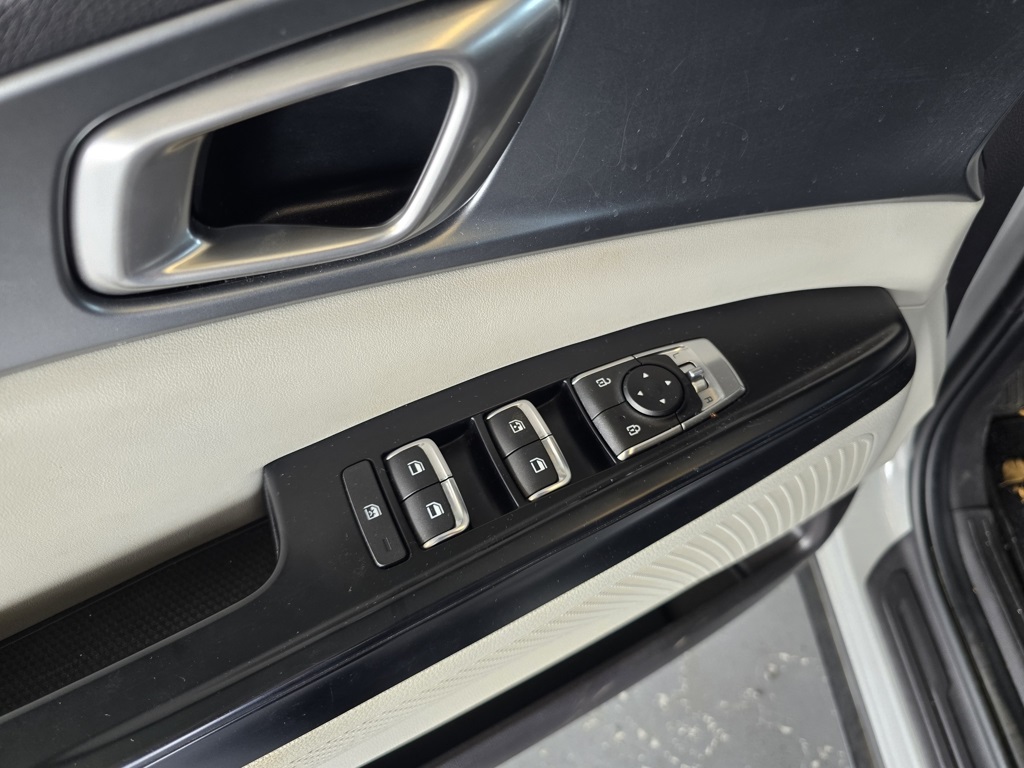 Thumbnail: 2024 Kia Carnival - 24