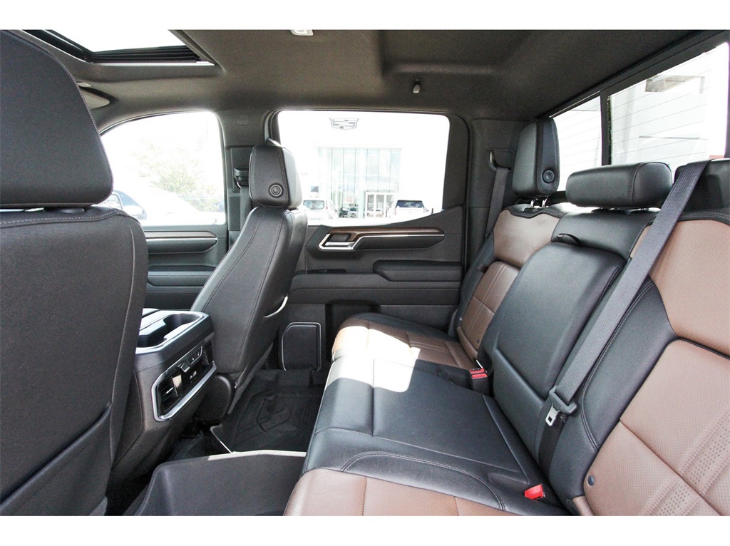 2023 Chevrolet Silverado 1500 High Country - 9