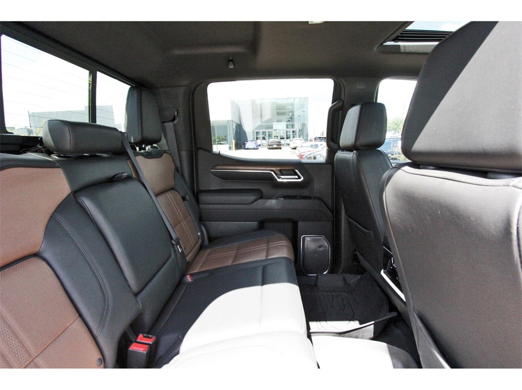 2023 Chevrolet Silverado 1500 High Country - 8