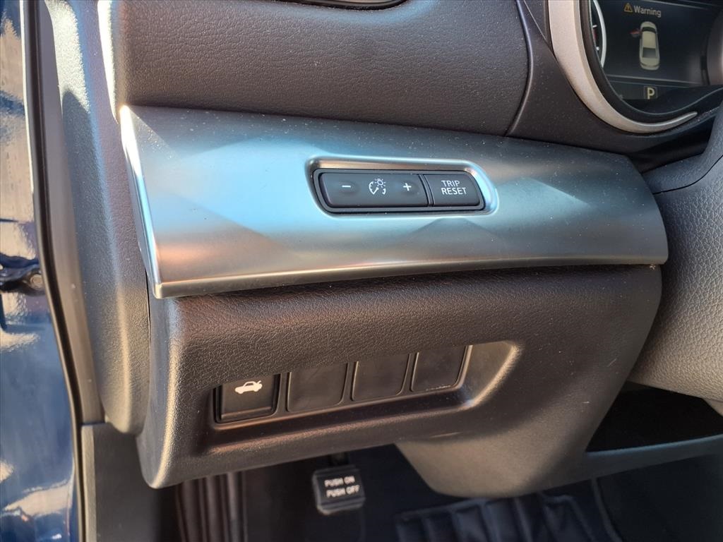 2022 Nissan Maxima SV - 10