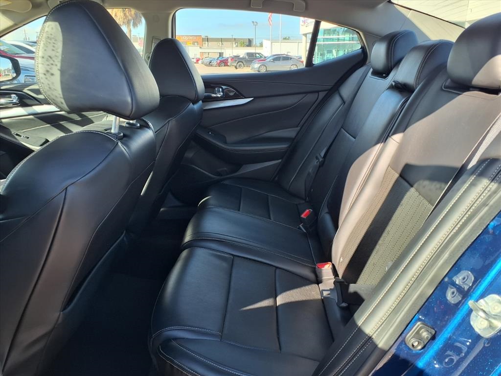 2022 Nissan Maxima SV - 6