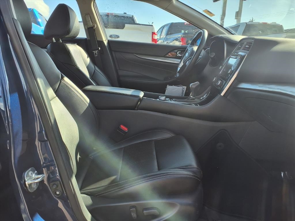 2022 Nissan Maxima SV - 8