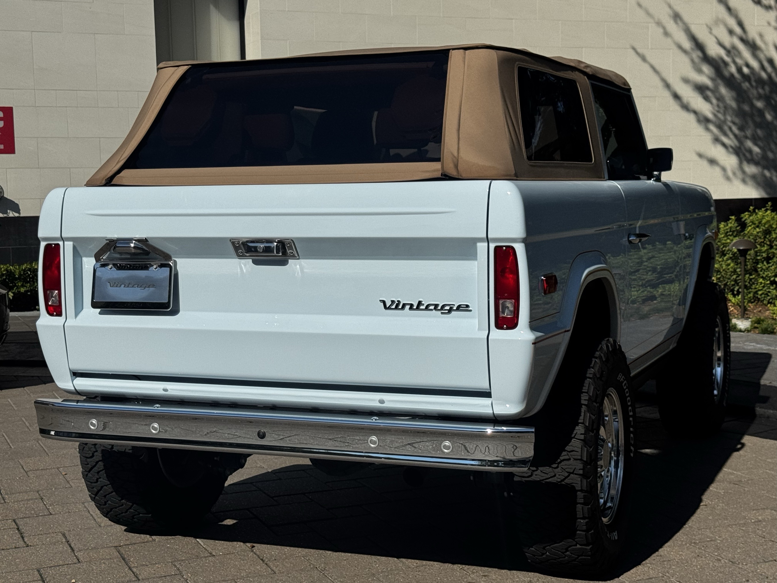2024 Ford Bronco photo 2