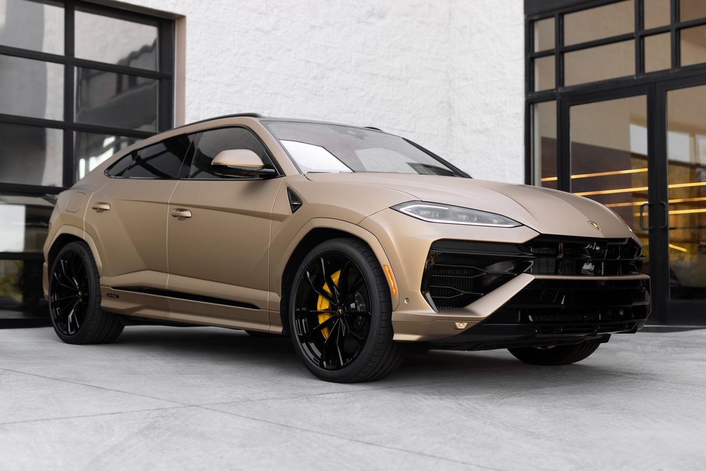 2025 Lamborghini Urus SE's photo