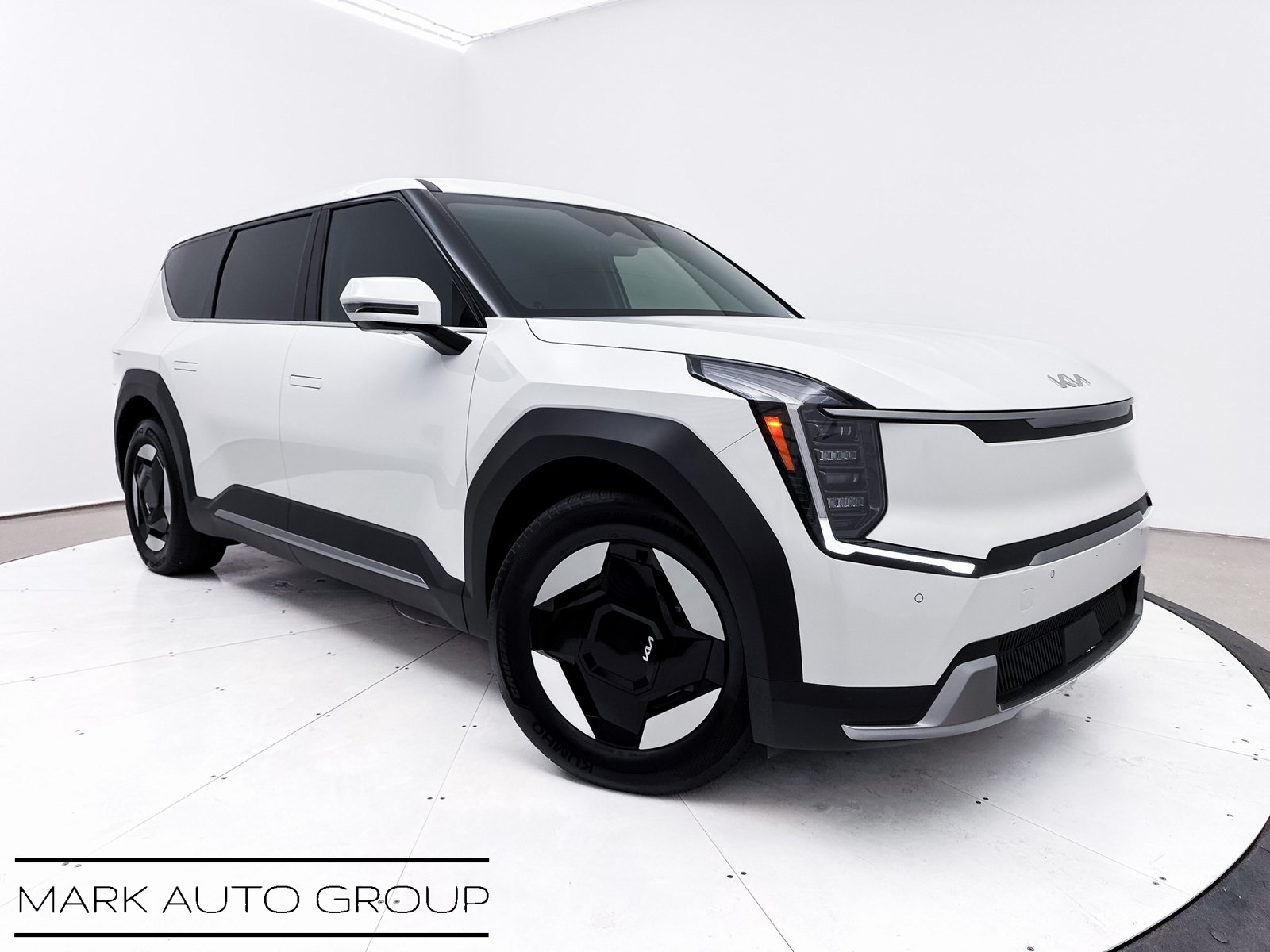 2024 Kia EV9 Light Long Range