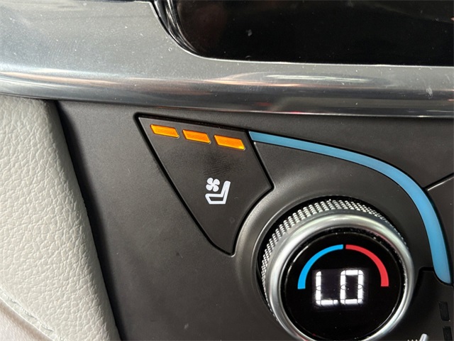 Used Car 2019 Chevrolet Traverse  Premier For Sale Under $25,000 In San Antonio, Texas