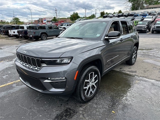 Certified 2024 Jeep Grand Cherokee Limited with VIN 1C4RJHBG4R8547705 for sale in Kansas City