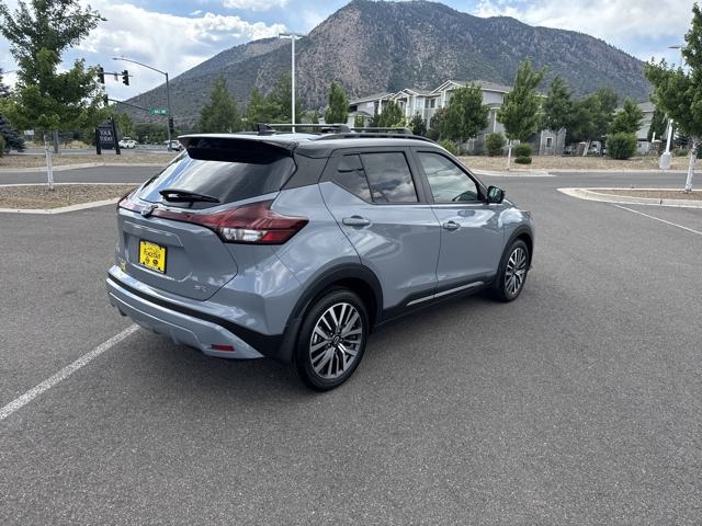 2023 Nissan Kicks SR photo 3