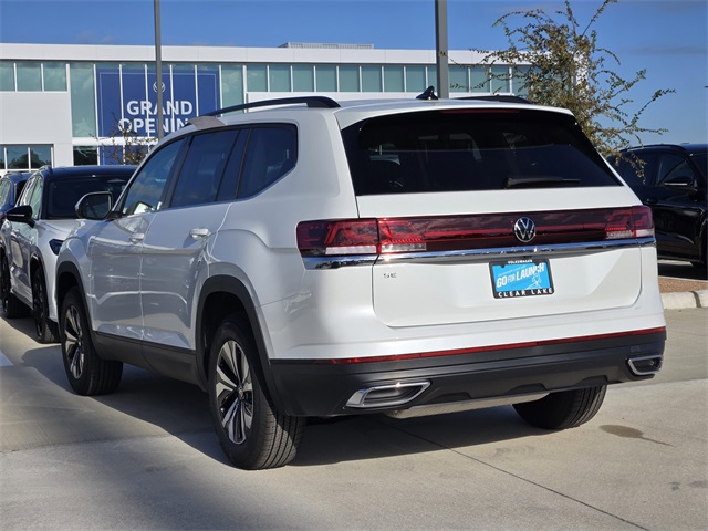 2026 Volkswagen Atlas SE photo 3