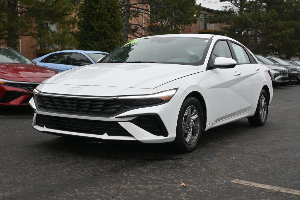 Certified 2024 Hyundai Elantra SE with VIN KMHLL4DG9RU846695 for sale in Boardman, OH
