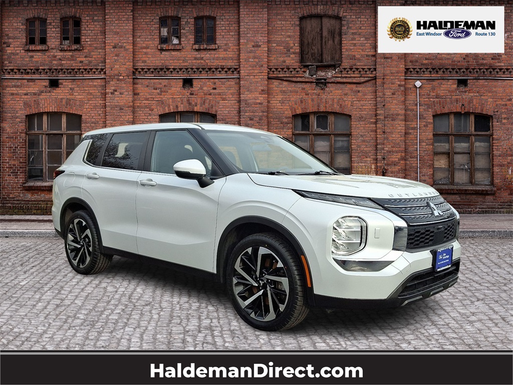 2022 Mitsubishi Outlander ES S-AWC