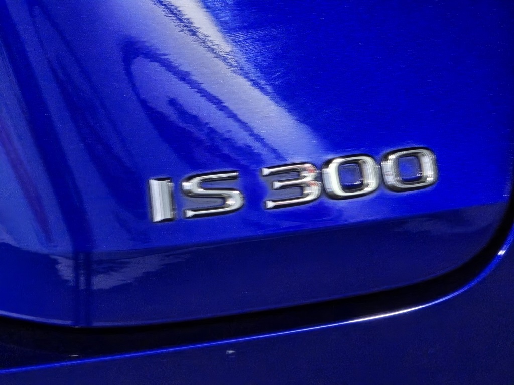 Thumbnail: 2023 Lexus IS - 11