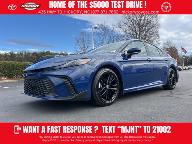 2025 Toyota Camry SE FWD