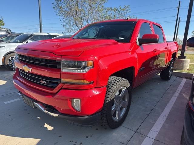 2018 Chevrolet Silverado 1500 LT photo 2