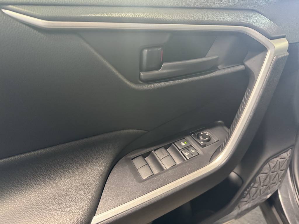 Thumbnail: 2025 Toyota RAV4 - 30