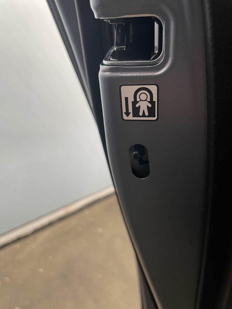 Thumbnail: 2025 Toyota Corolla - 25