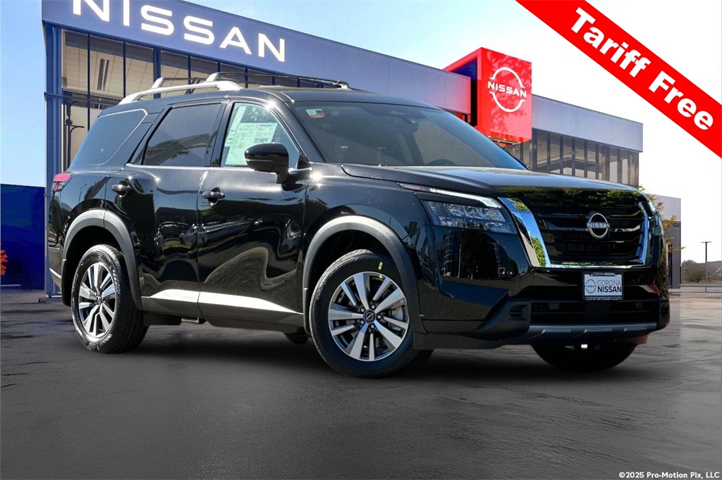 2025 Nissan Pathfinder SL's photo