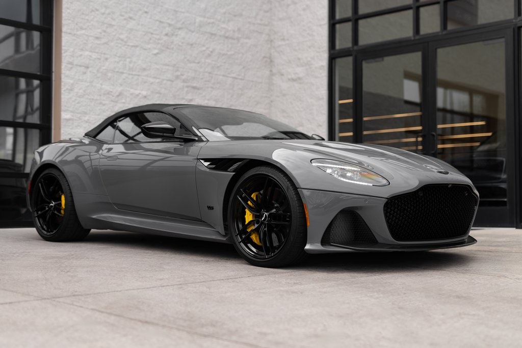 2022 Aston Martin DBS Superleggera's photo