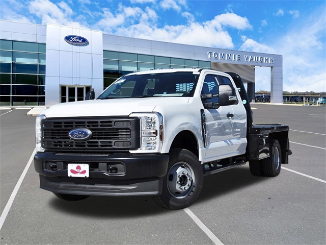 2026 Ford F-350 Super Duty Chassis Cab XL